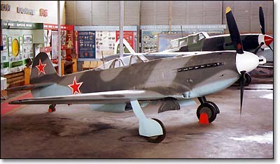 Истребитель Як-9